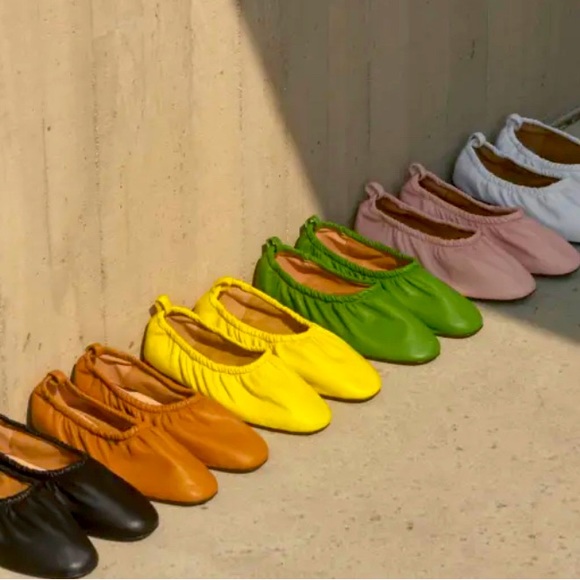 Everlane Scrunch Flat - Toffee - Picture 4 of 5